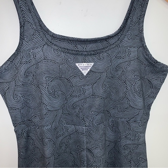 Columbia PFG Dress Women’s Size Small Black Grey Wave Wind Pattern‎ Freezer III - Picture 10 of 13